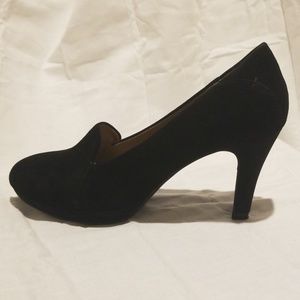 Clarks Suede Pumps